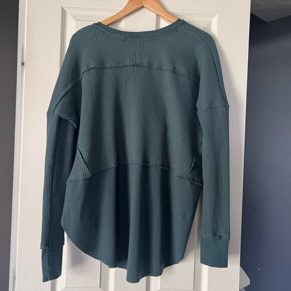 Altar’d State Women’s Teal Waffle Knit Split Neck High Low Top Thumbholes S - Picture 2 of 7